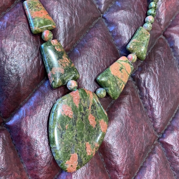 NWT 302 carat total weight Indian Unakite Princess Necklace 18” in stainless - Picture 2 of 3